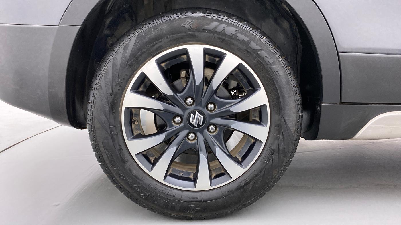 2020 Maruti S Cross ALPHA AT SMART HYBRID, Petrol, Automatic, 17,405 km, Right Rear Wheel