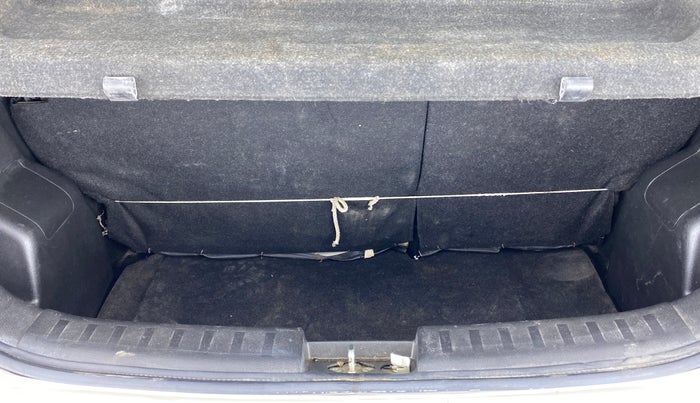 2015 Maruti Swift LXI (O), Petrol, Manual, 25,084 km, Boot Inside