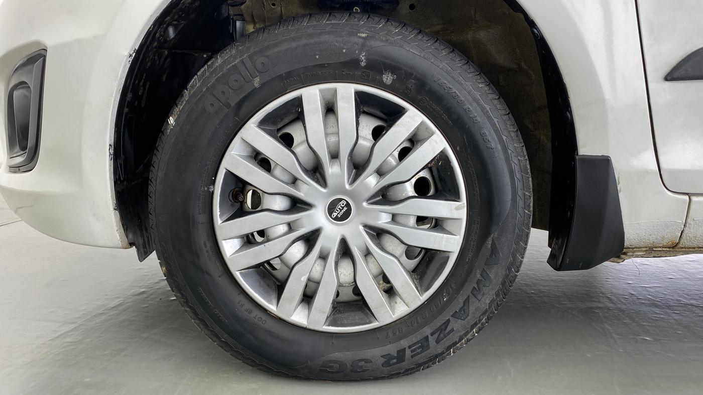 2015 Maruti Swift LXI (O), Petrol, Manual, 25,084 km, Left Front Wheel