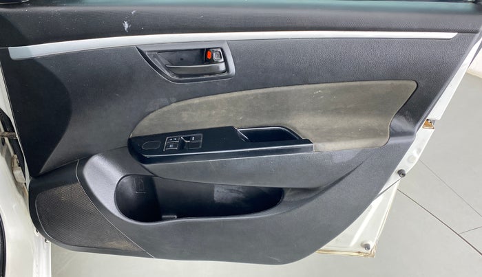 2015 Maruti Swift LXI (O), Petrol, Manual, 25,084 km, Driver Side Door Panels Control