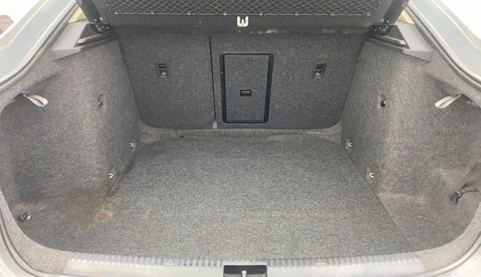 2013 Skoda Octavia ELEGANCE 2.0 TDI AT, Diesel, Automatic, 72,639 km, Boot Inside