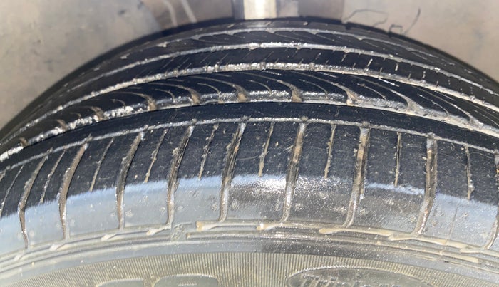 2013 Skoda Octavia ELEGANCE 2.0 TDI AT, Diesel, Automatic, 72,639 km, Right Front Tyre Tread