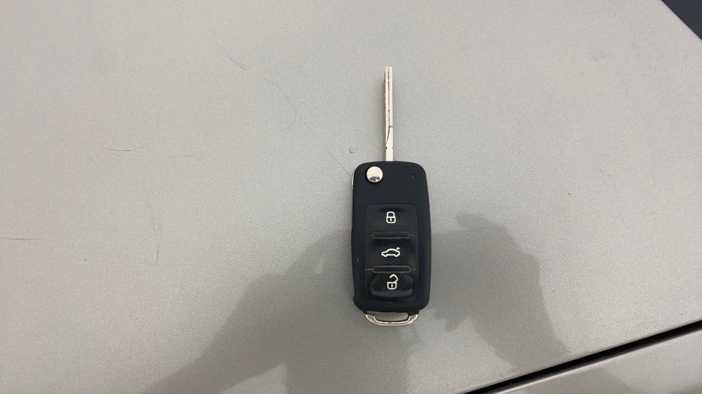 2013 Skoda Rapid 1.6 MPI ACTIVE, Petrol, Manual, 44,325 km, Key Close Up