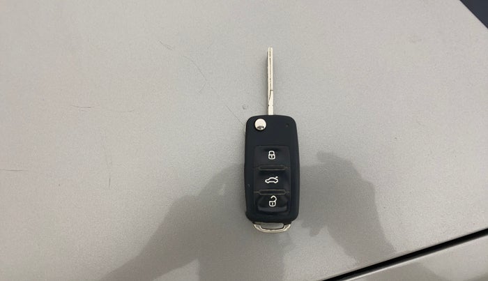 2013 Skoda Rapid 1.6 MPI ACTIVE, Petrol, Manual, 44,325 km, Key Close Up