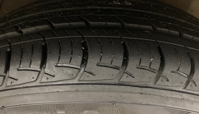 2013 Chevrolet Sail 1.2 LS ABS, Petrol, Manual, 29,743 km, Right Front Tyre Tread