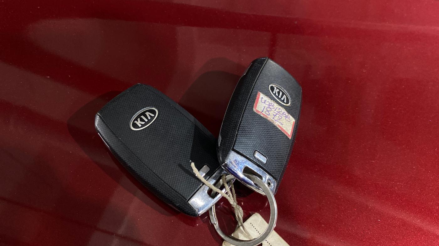 2020 KIA SELTOS HTX 1.5 PETROL, Petrol, Manual, 97,660 km, Key Close Up