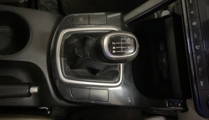 2020 KIA SELTOS HTX 1.5 PETROL, Petrol, Manual, 97,621 km, Gear Lever