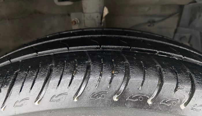 2015 Maruti Swift ZXI, Petrol, Manual, 1,19,106 km, Right Front Tyre Tread