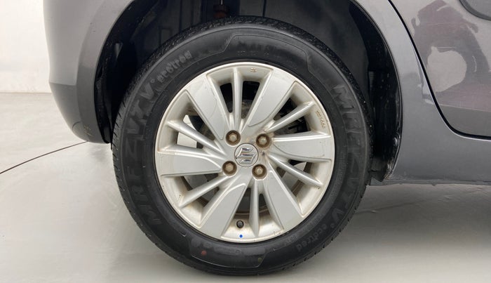 2015 Maruti Swift ZXI, Petrol, Manual, 1,19,106 km, Right Rear Wheel