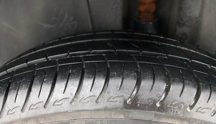 2015 Maruti Swift ZXI, Petrol, Manual, 1,19,106 km, Left Rear Tyre Tread
