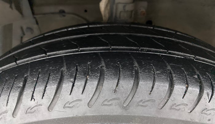 2015 Maruti Swift ZXI, Petrol, Manual, 1,19,106 km, Left Front Tyre Tread