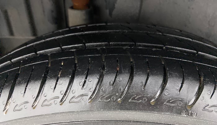 2015 Maruti Swift ZXI, Petrol, Manual, 1,19,106 km, Right Rear Tyre Tread