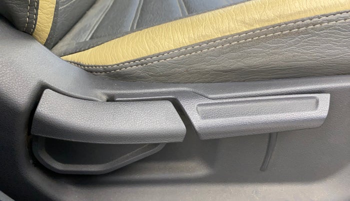 2022 Hyundai GRAND I10 NIOS SPORTZ 1.2 KAPPA VTVT, Petrol, Manual, 28,241 km, Driver Side Adjustment Panel