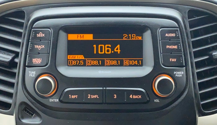 2019 Hyundai NEW SANTRO 1.1 MAGNA AMT, Petrol, Automatic, 17,940 km, Infotainment System