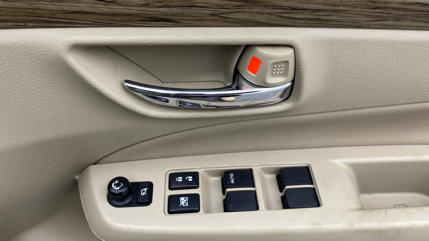 2021 Maruti Ciaz ALPHA  AT 1.5 SHVS PETROL, Petrol, Automatic, 62,799 km, Driver Side Door Panels Control