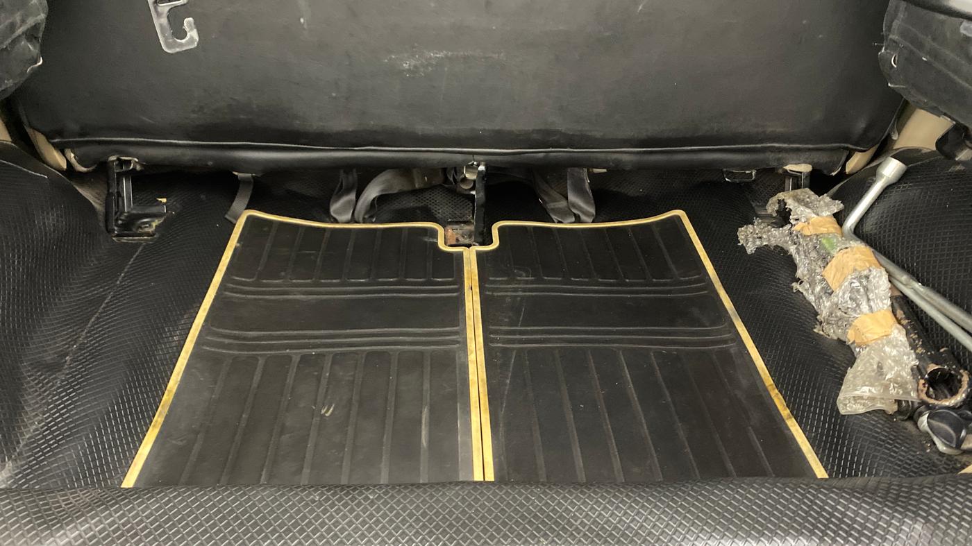 2016 Mahindra TUV300 T8 AMT, Diesel, Automatic, 81,360 km, Boot Inside