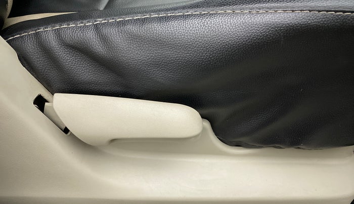 2017 Maruti Celerio VXI, CNG, Manual, 84,901 km, Driver Side Adjustment Panel