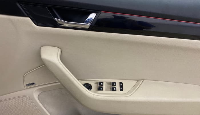 2018 Skoda Superb L&K 1.8 TSI AT, Petrol, Automatic, 70,255 km, Driver Side Door Panels Control