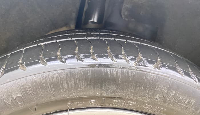 2018 Skoda Superb L&K 1.8 TSI AT, Petrol, Automatic, 70,255 km, Right Rear Tyre Tread