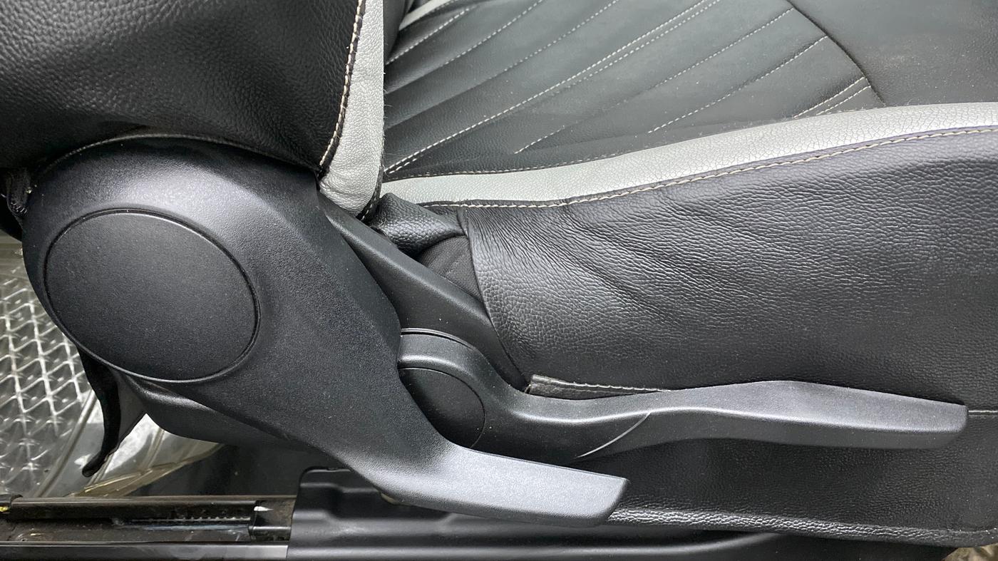 2019 Maruti Swift VXI, Petrol, Manual, 43,012 km, Driver Side Adjustment Panel