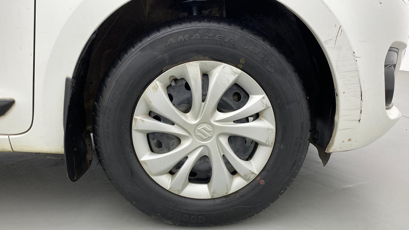2019 Maruti Swift VXI, Petrol, Manual, 43,012 km, Right Front Wheel