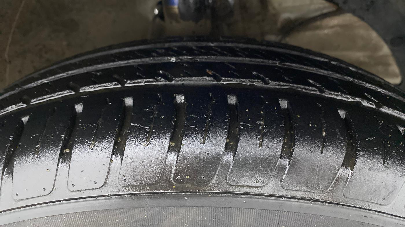 2019 Maruti Swift VXI, Petrol, Manual, 43,012 km, Right Front Tyre Tread