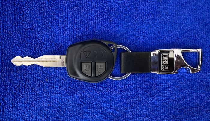 2019 Maruti Swift VXI, Petrol, Manual, 43,012 km, Key Close Up