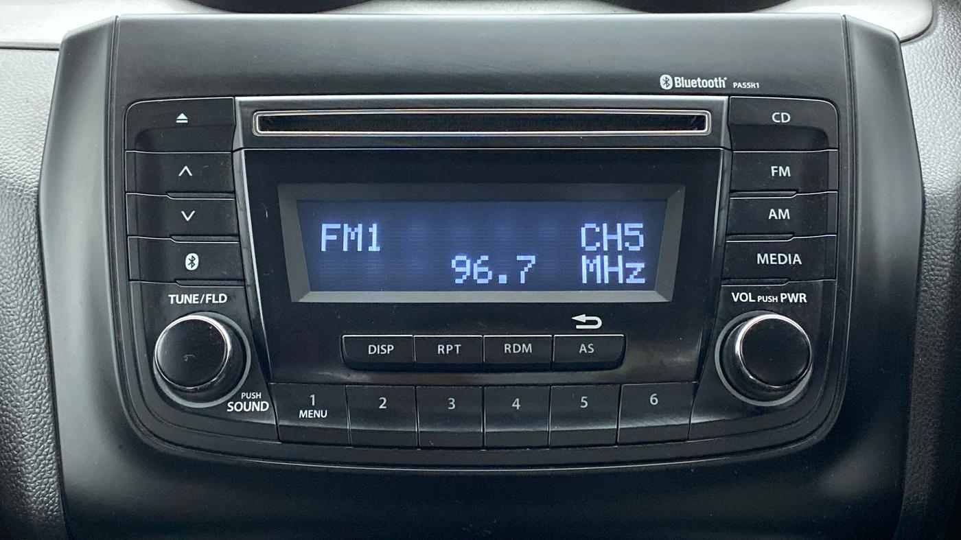 2019 Maruti Swift VXI, Petrol, Manual, 43,012 km, Infotainment System