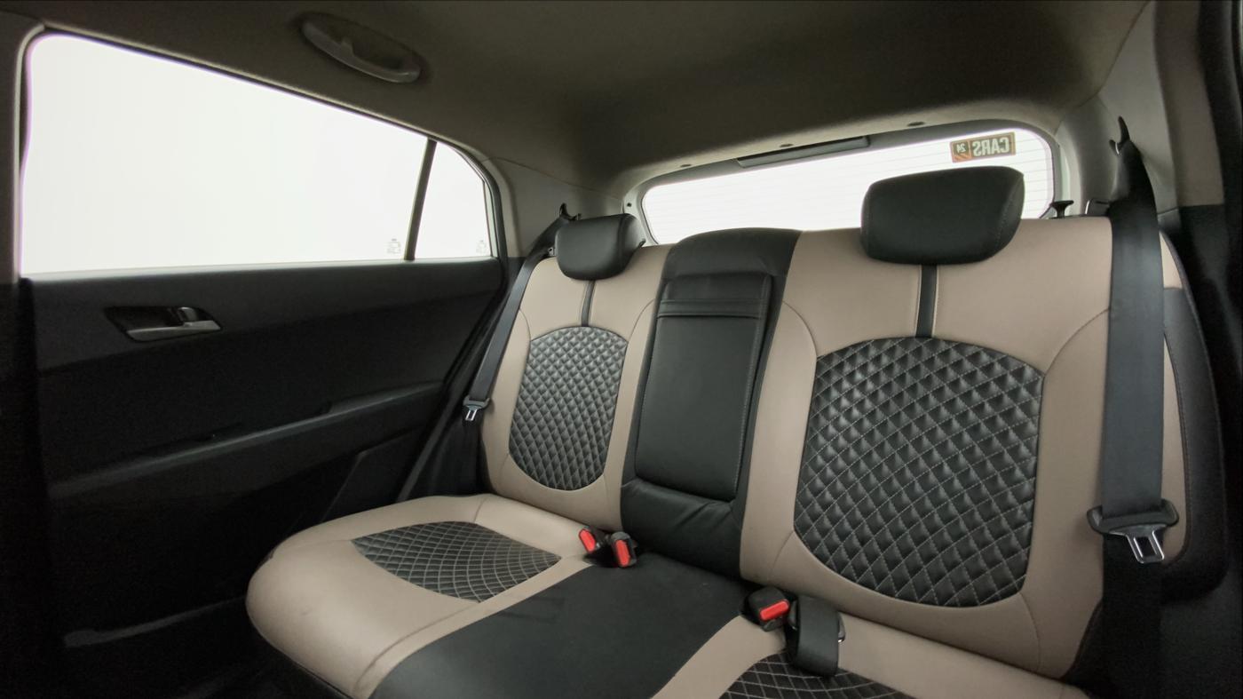 2016 Hyundai Creta SX PLUS 1.6 PETROL, Petrol, Manual, 1,00,673 km, Right Side Rear Door Cabin