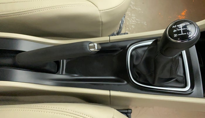 2022 Maruti Ciaz ALPHA 1.5 MT VTVT SHVS, Petrol, Manual, 246 km, Gear Lever