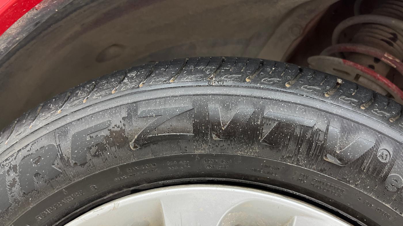 2017 Maruti Baleno SIGMA PETROL 1.2, Petrol, Manual, 93,386 km, Left Front Tyre Tread