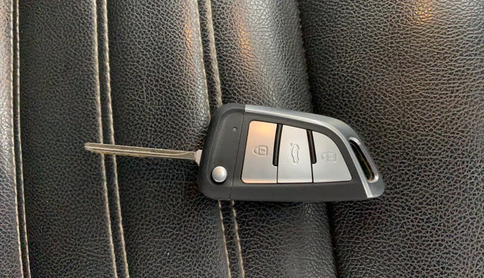 2021 Tata ALTROZ XT PETROL, Petrol, Manual, 64,643 km, Key Close Up