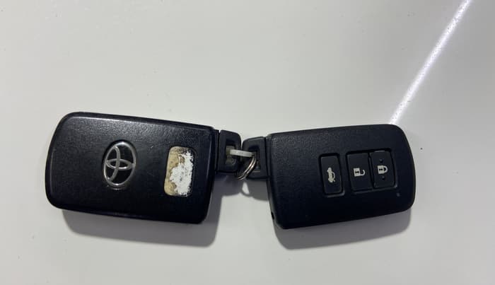 2015 Toyota Corolla Altis VL CVT PETROL, Petrol, Automatic, 1,10,693 km, Key Close Up