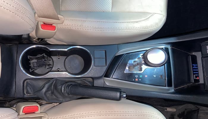 2015 Toyota Corolla Altis VL CVT PETROL, Petrol, Automatic, 1,10,693 km, Gear Lever