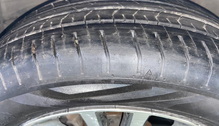 2015 Toyota Corolla Altis VL CVT PETROL, Petrol, Automatic, 1,10,693 km, Left Front Tyre Tread