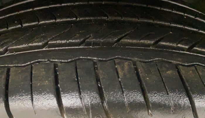 2021 Renault Kiger RXL AMT, Petrol, Automatic, 73,586 km, Left Front Tyre Tread