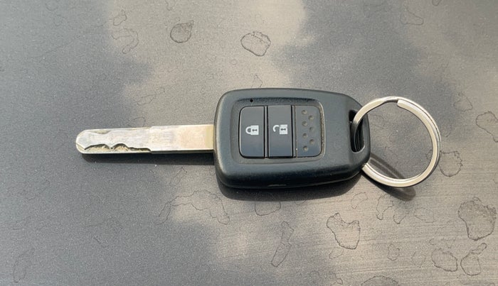 2020 Honda Amaze 1.2L I-VTEC S, Petrol, Manual, 48,144 km, Key Close Up