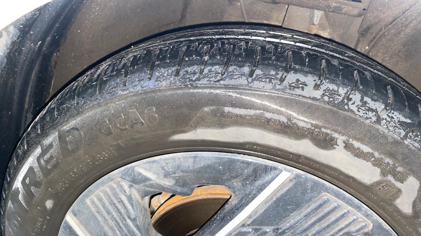 2026 Tata ALTROZ Accomplished S Petrol 6DCT, Petrol, Automatic, 6,892 km, Right Front Tyre Tread