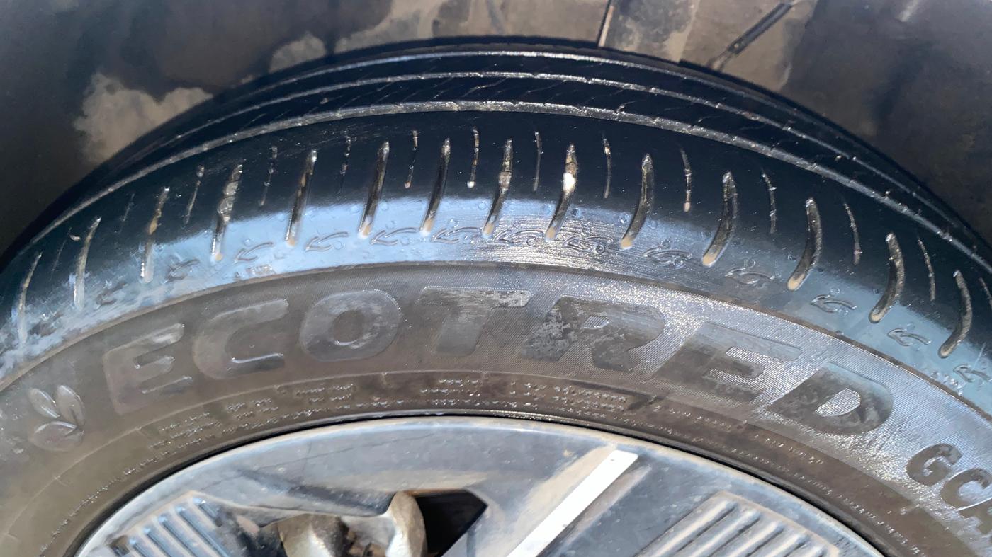 2026 Tata ALTROZ Accomplished S Petrol 6DCT, Petrol, Automatic, 6,892 km, Left Front Tyre Tread