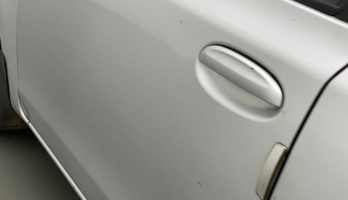 2012 Toyota Etios Liva G SP, Petrol, Manual, 79,235 km, Front passenger door - Minor scratches