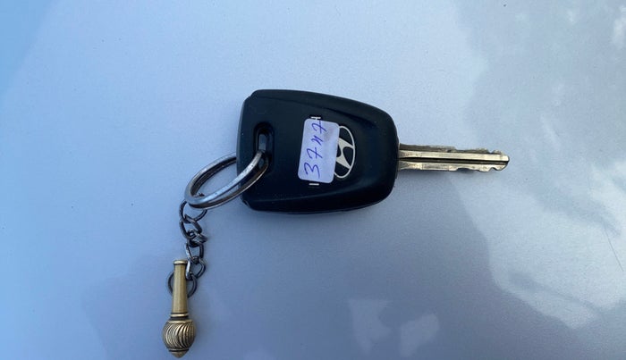 2016 Hyundai Grand i10 MAGNA 1.2 KAPPA VTVT, Petrol, Manual, 77,691 km, Key Close Up