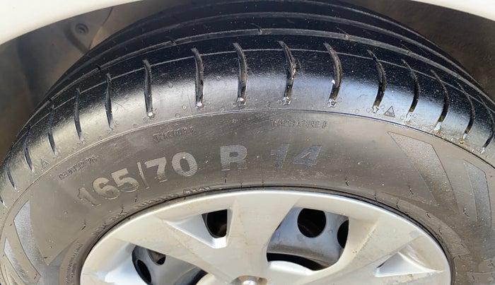 2016 Hyundai Grand i10 MAGNA 1.2 KAPPA VTVT, Petrol, Manual, 77,691 km, Left Front Tyre Tread