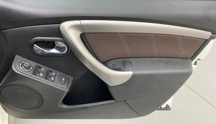 2021 Renault Duster RXZ 1.5 PETROL MT, Petrol, Manual, 37,367 km, Driver Side Door Panels Control
