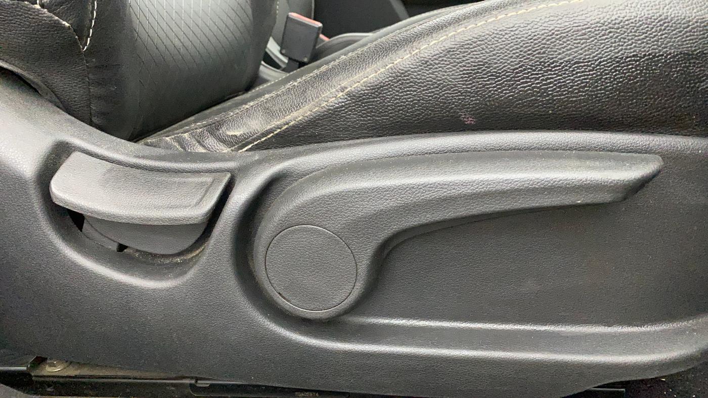 2019 Hyundai Verna 1.6 VTVT SX + AT, Petrol, Automatic, 77,257 km, Driver Side Adjustment Panel