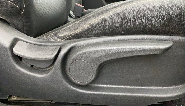 2019 Hyundai Verna 1.6 VTVT SX + AT, Petrol, Automatic, 77,323 km, Driver Side Adjustment Panel