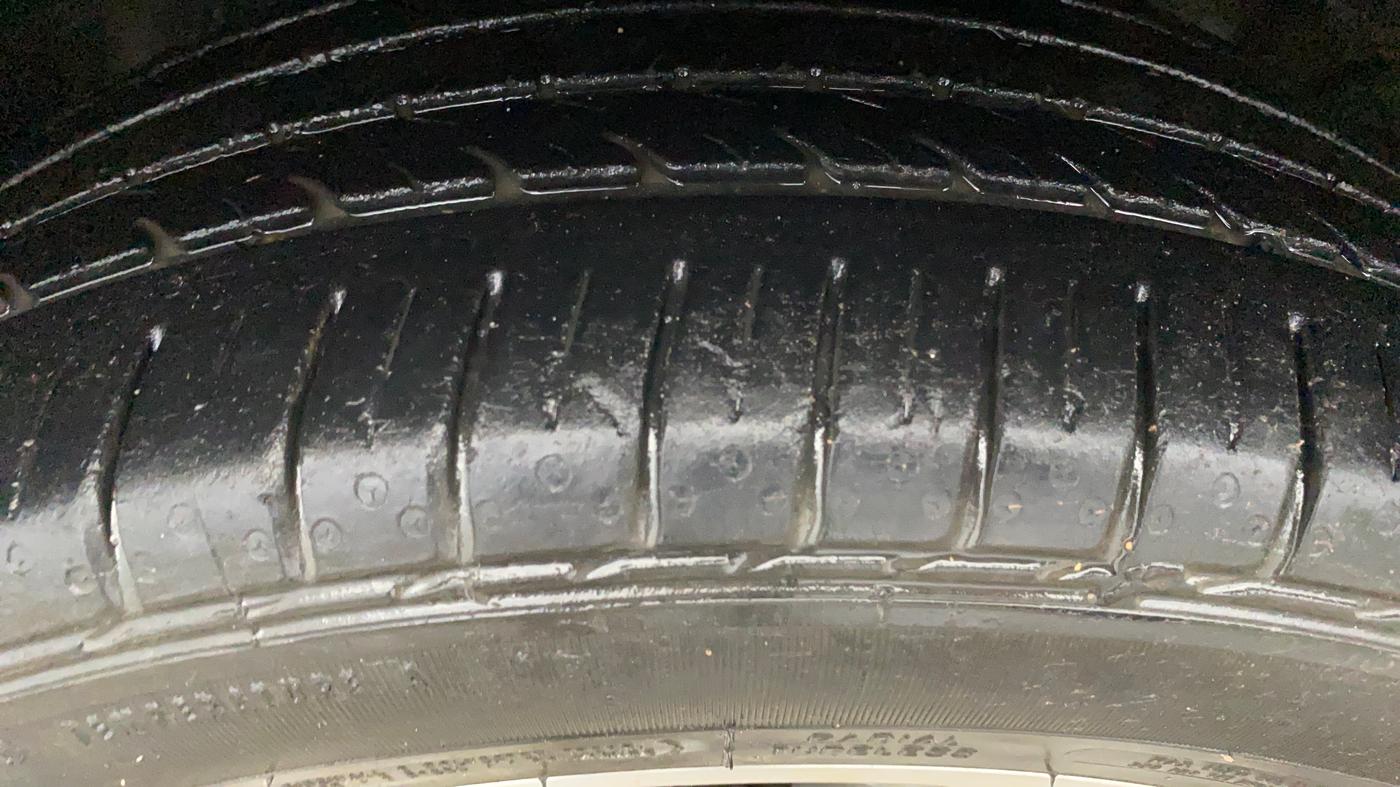 2019 Hyundai Verna 1.6 VTVT SX + AT, Petrol, Automatic, 77,257 km, Left Front Tyre Tread