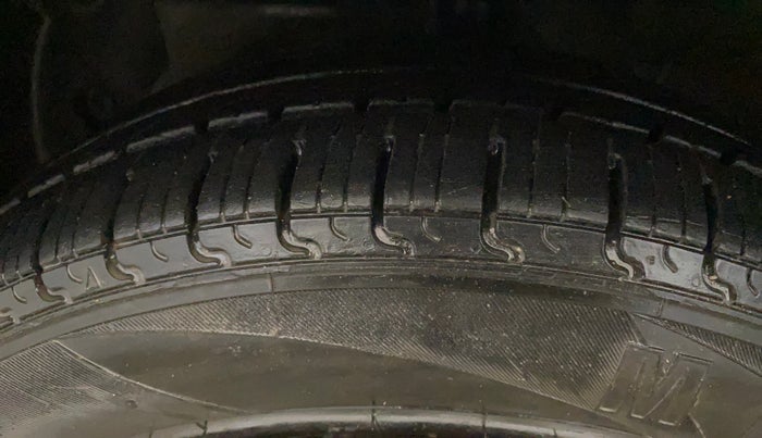 2019 Hyundai NEW SANTRO SPORTZ CNG, CNG, Manual, 70,949 km, Left Front Tyre Tread