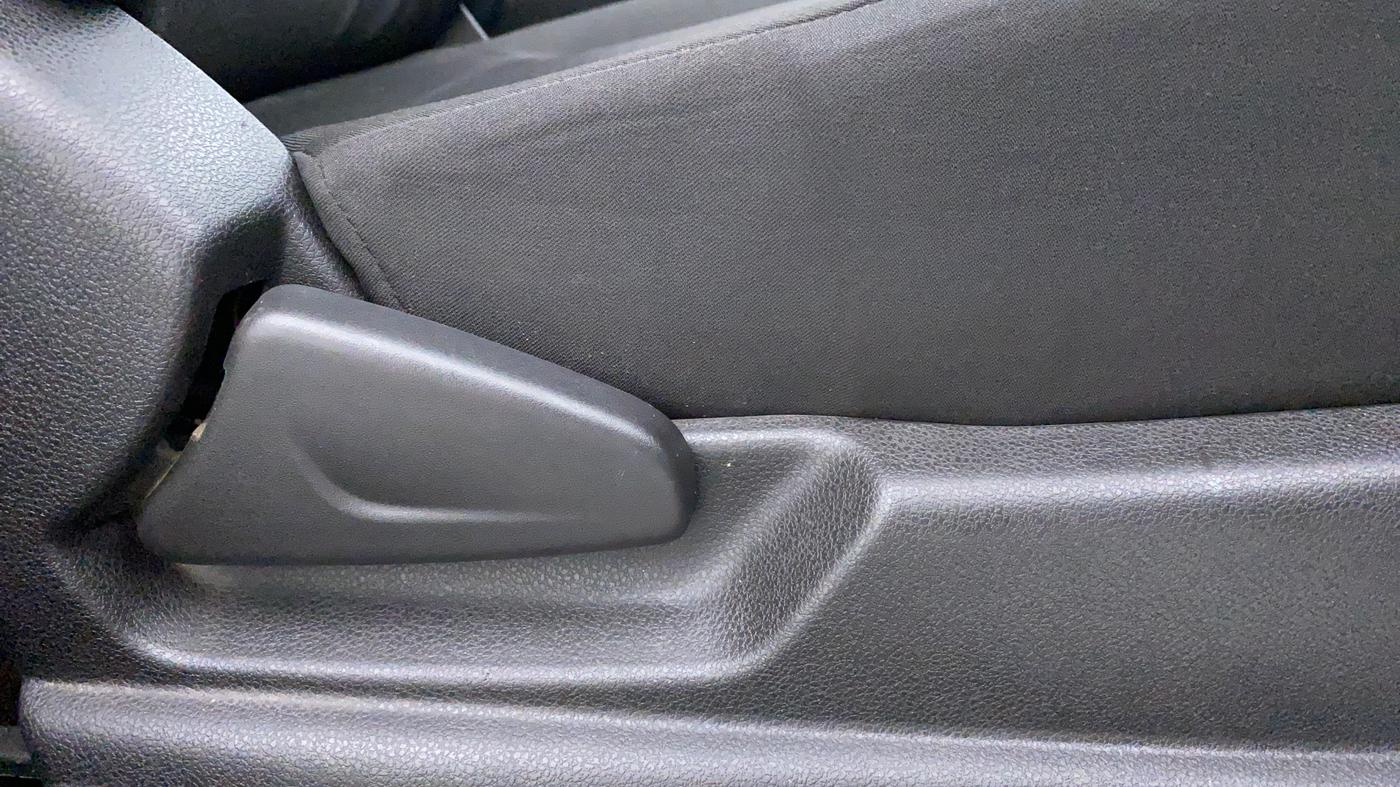 2017 Renault Kwid RXT, Petrol, Manual, 22,611 km, Driver Side Adjustment Panel
