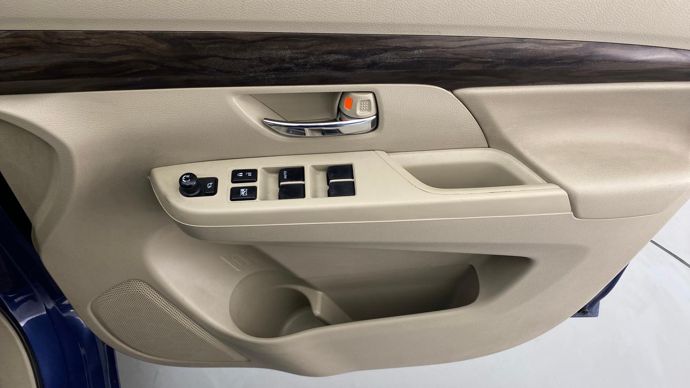 2018 Maruti Ertiga ZXI Plus SHVS, Petrol, Manual, 42,625 km, Driver Side Door Panels Control