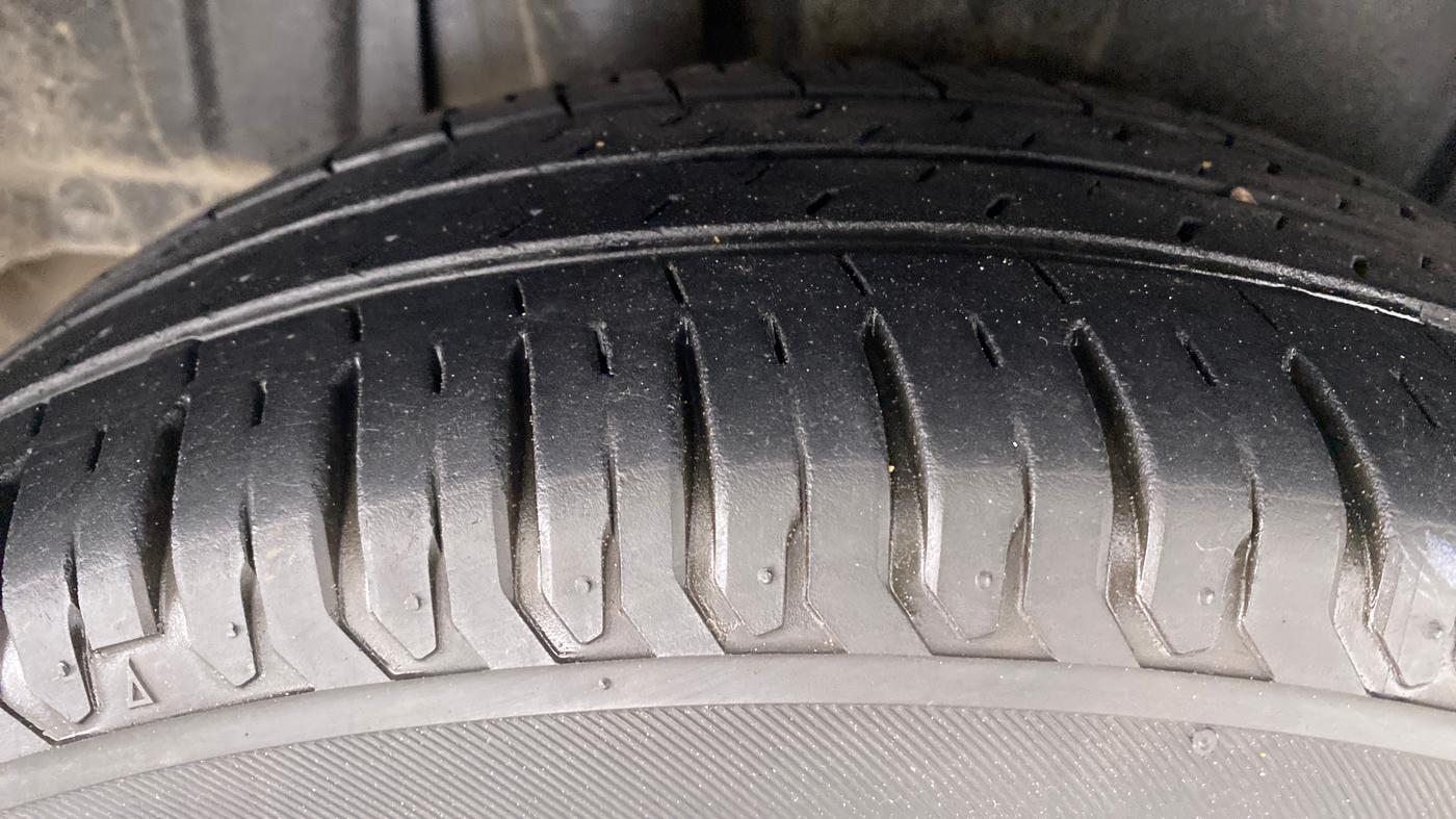 2018 Maruti Ertiga ZXI Plus SHVS, Petrol, Manual, 42,625 km, Right Rear Tyre Tread